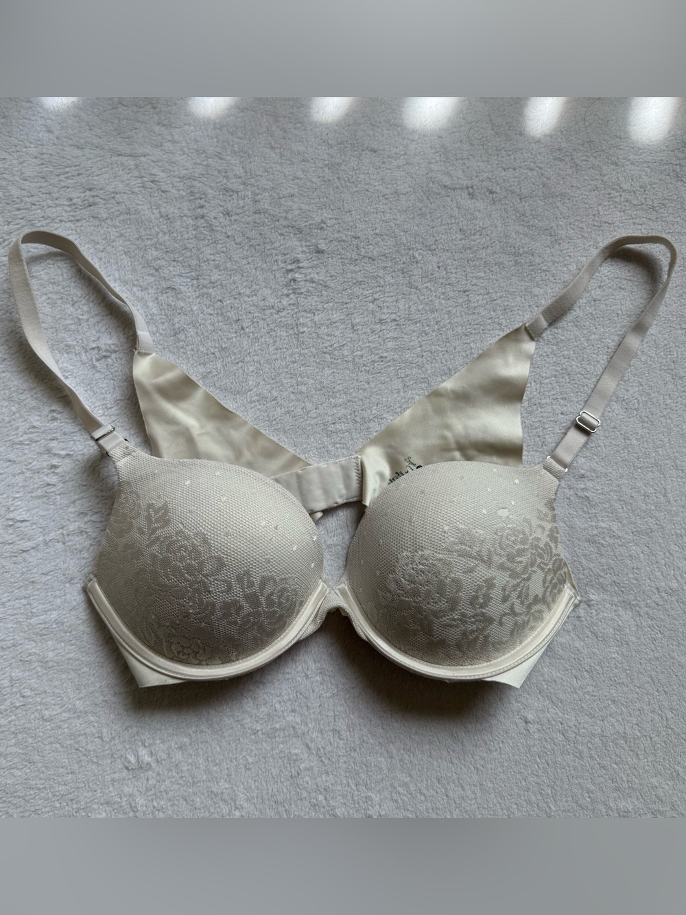 Secret Treasures Cream Lace-Detail T-Shirt Bra 36B y2k elegant